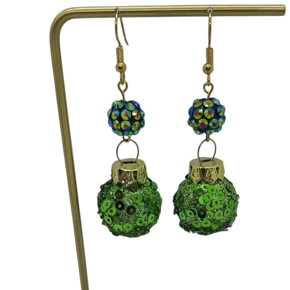 Christmas Ornament Earrings Green Sequin Covered Balls Shambala Beads Gold Tone - Picture 1 of 4